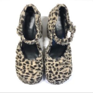unif stace platform leopard